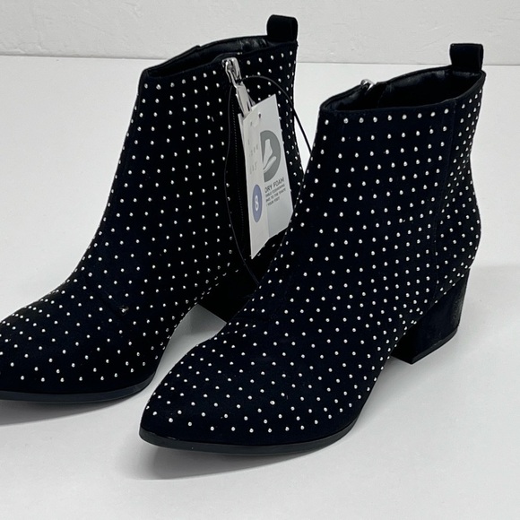 Women's Valerie with Studs
City Ankle Bootie - A New Day - Picture 2 of 7